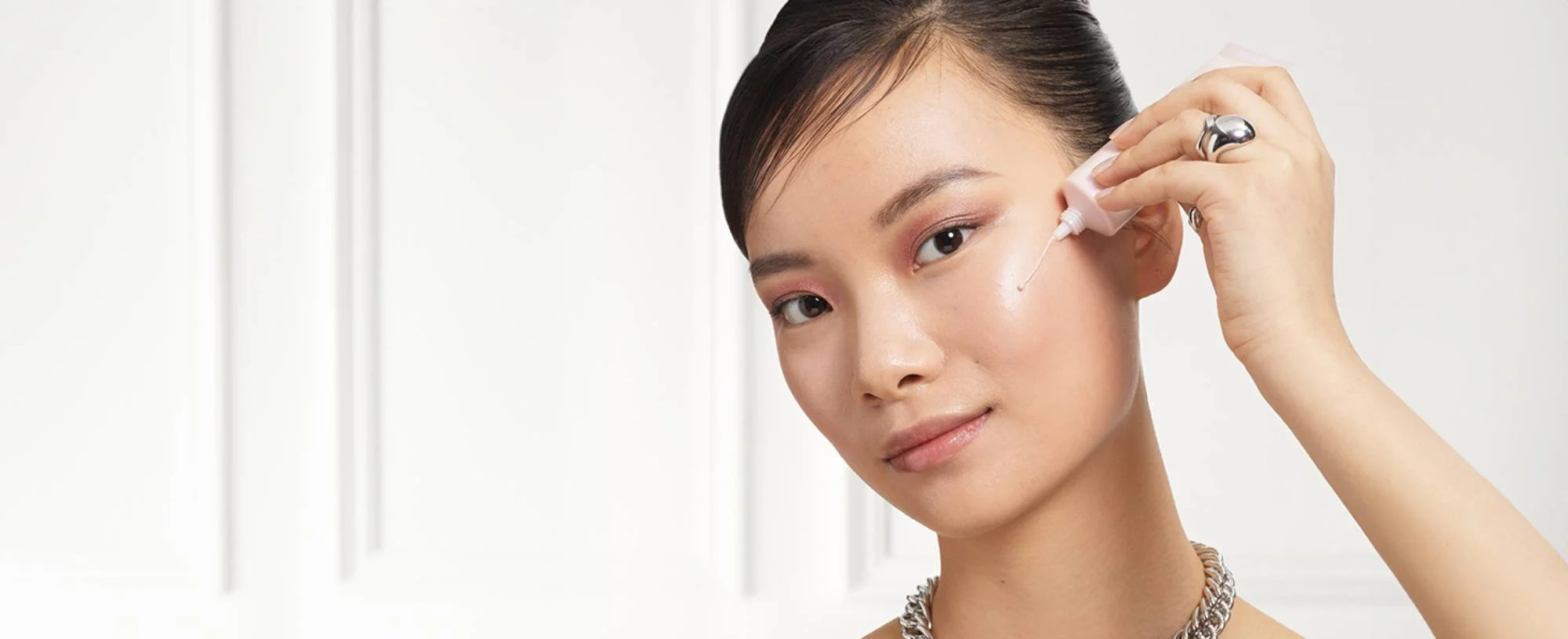 Article Natural glowy makeup